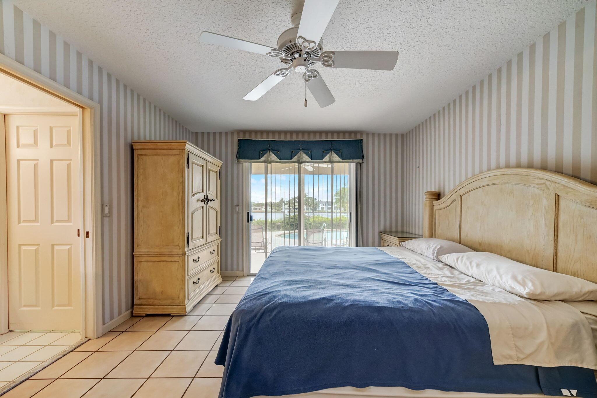 RIVER RIDGE (TEQUESTA) - Residential