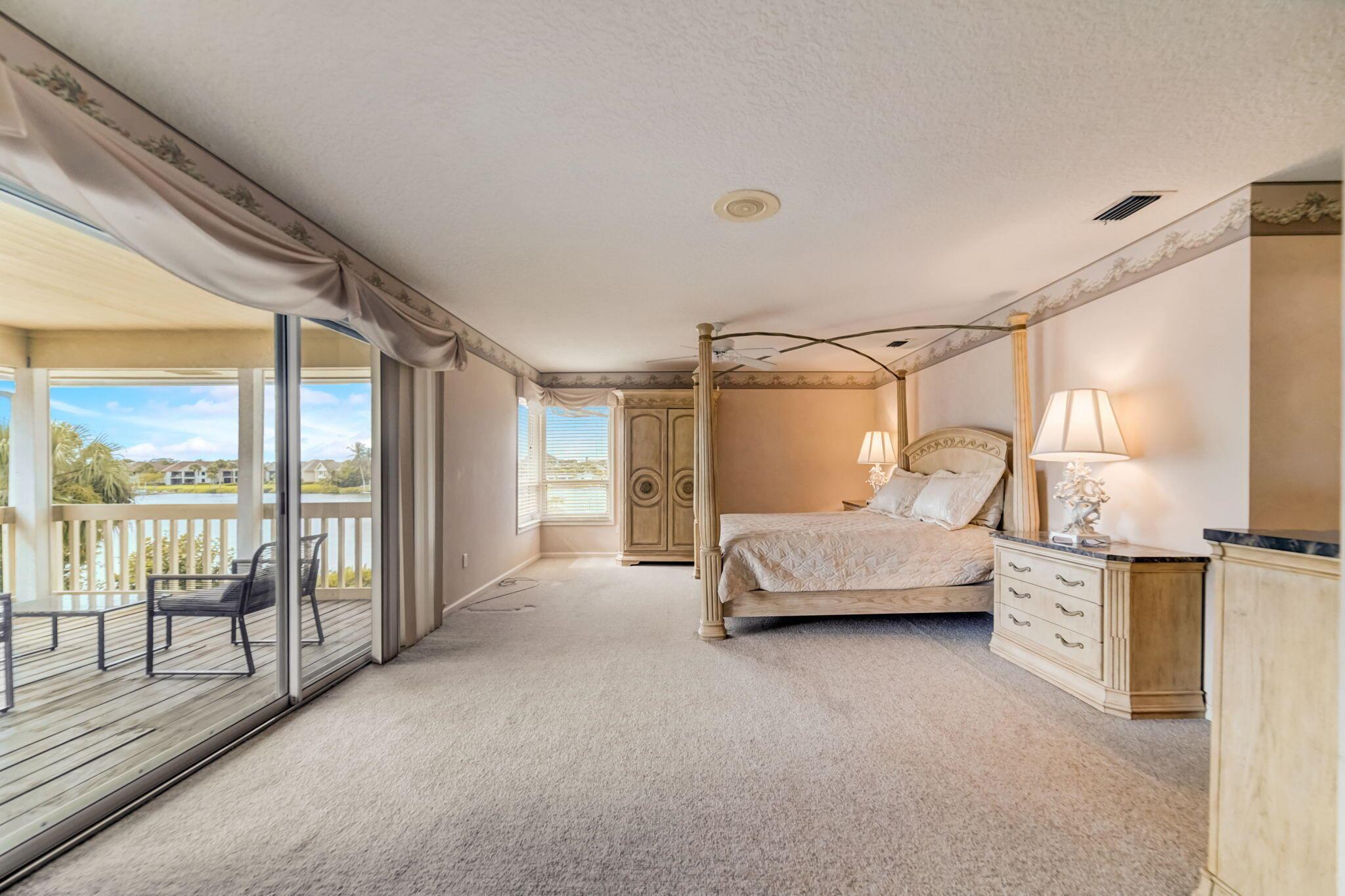 RIVER RIDGE (TEQUESTA) - Residential