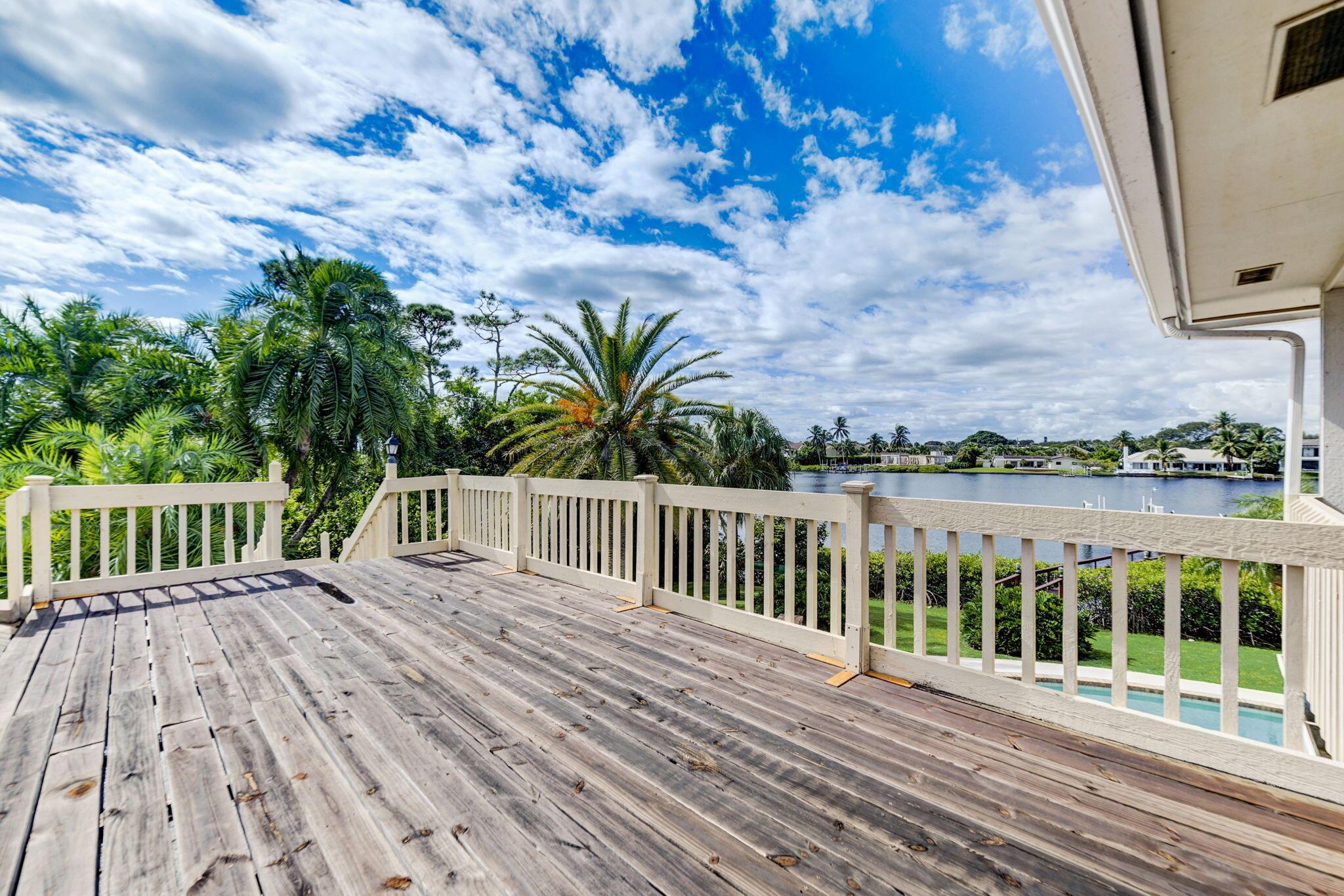 RIVER RIDGE (TEQUESTA) - Residential