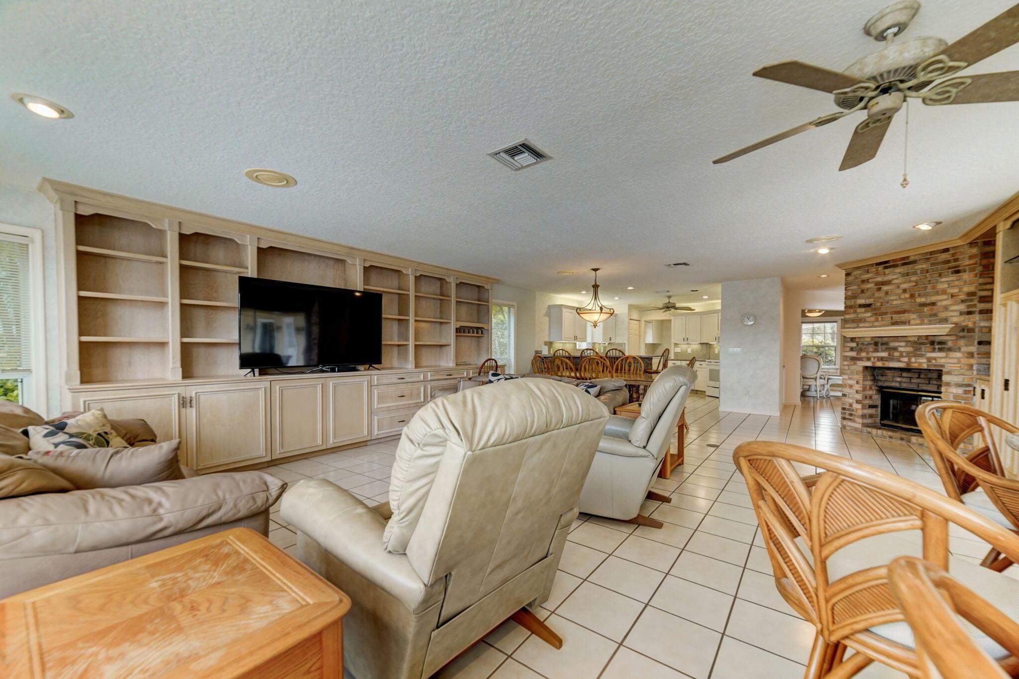 RIVER RIDGE (TEQUESTA) - Residential