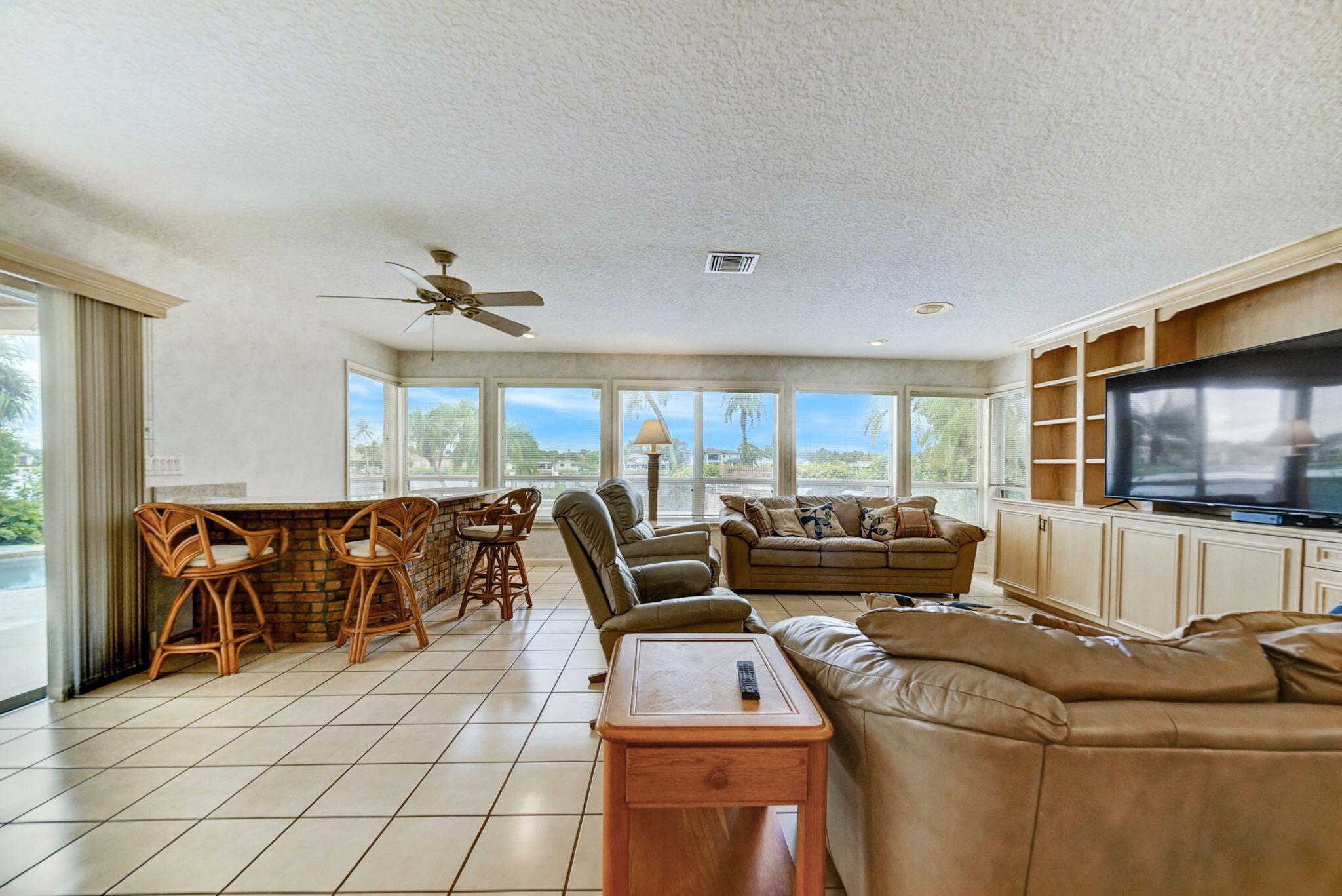 RIVER RIDGE (TEQUESTA) - Residential