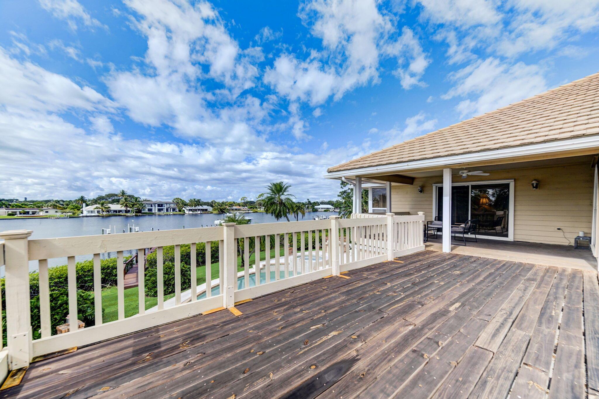 RIVER RIDGE (TEQUESTA) - Residential