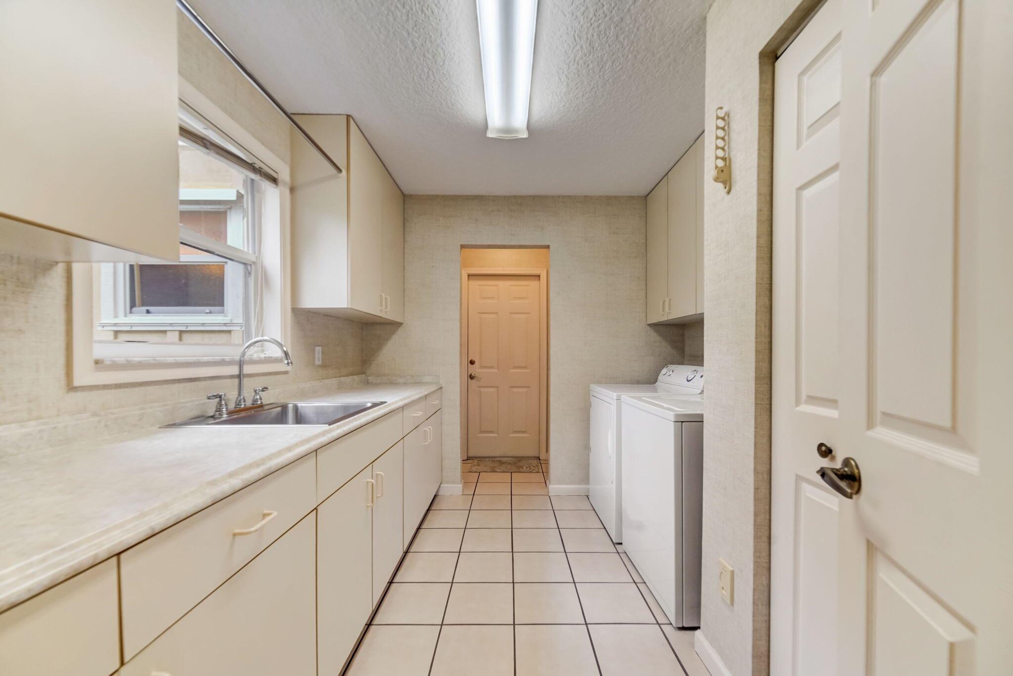 RIVER RIDGE (TEQUESTA) - Residential