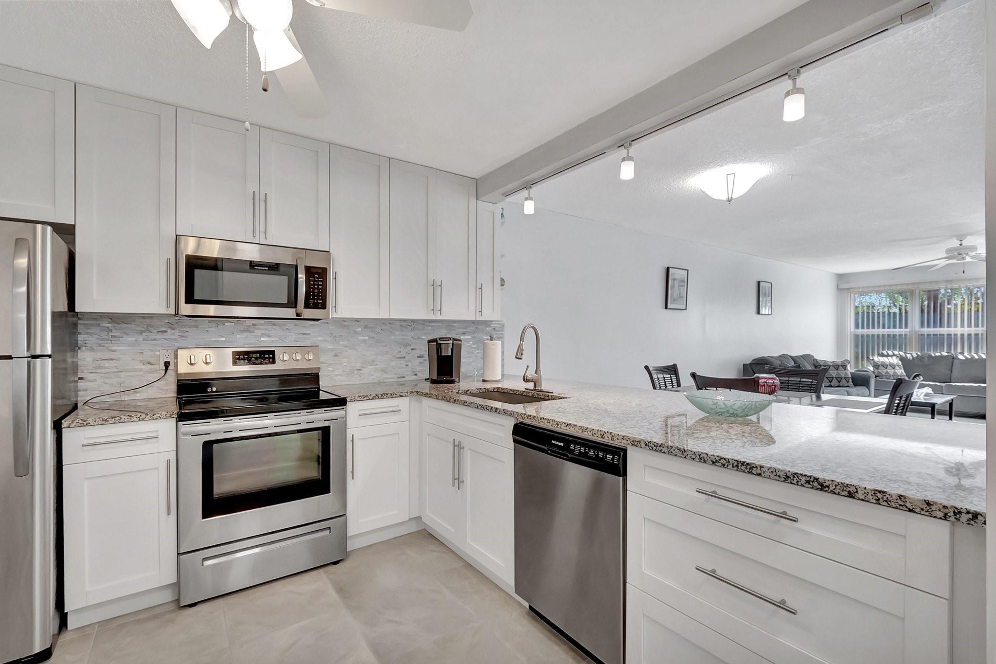 9110 Fairbanks Ln 5