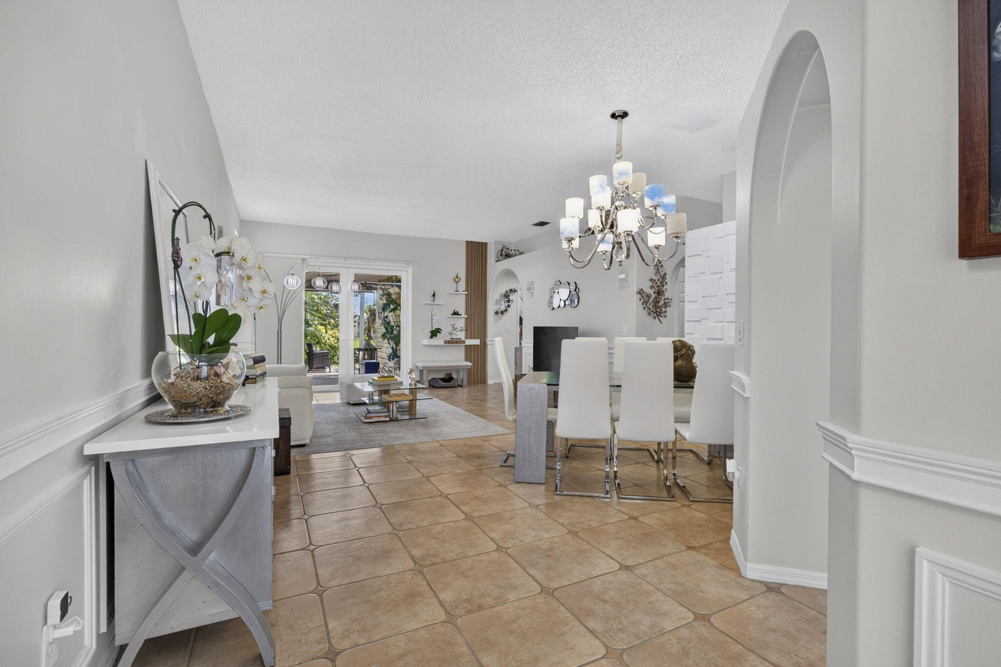 Properties 716 LAKE WELLINGTON Drive