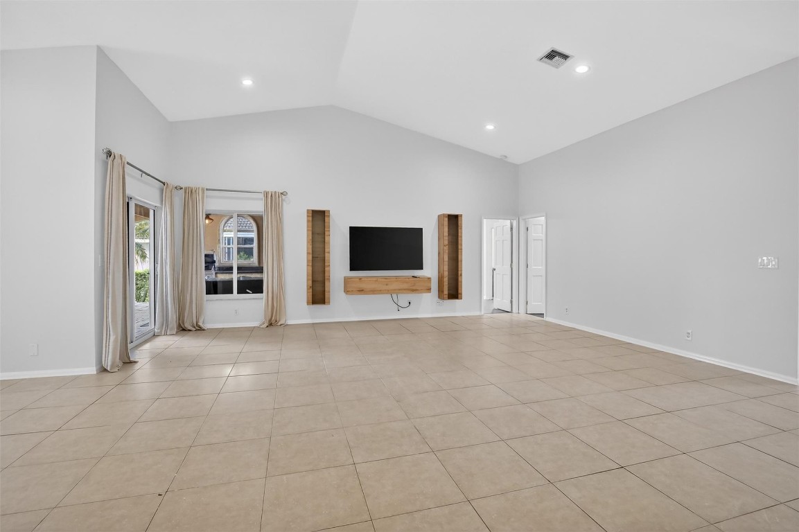 PLANTATION ACRES - Residential