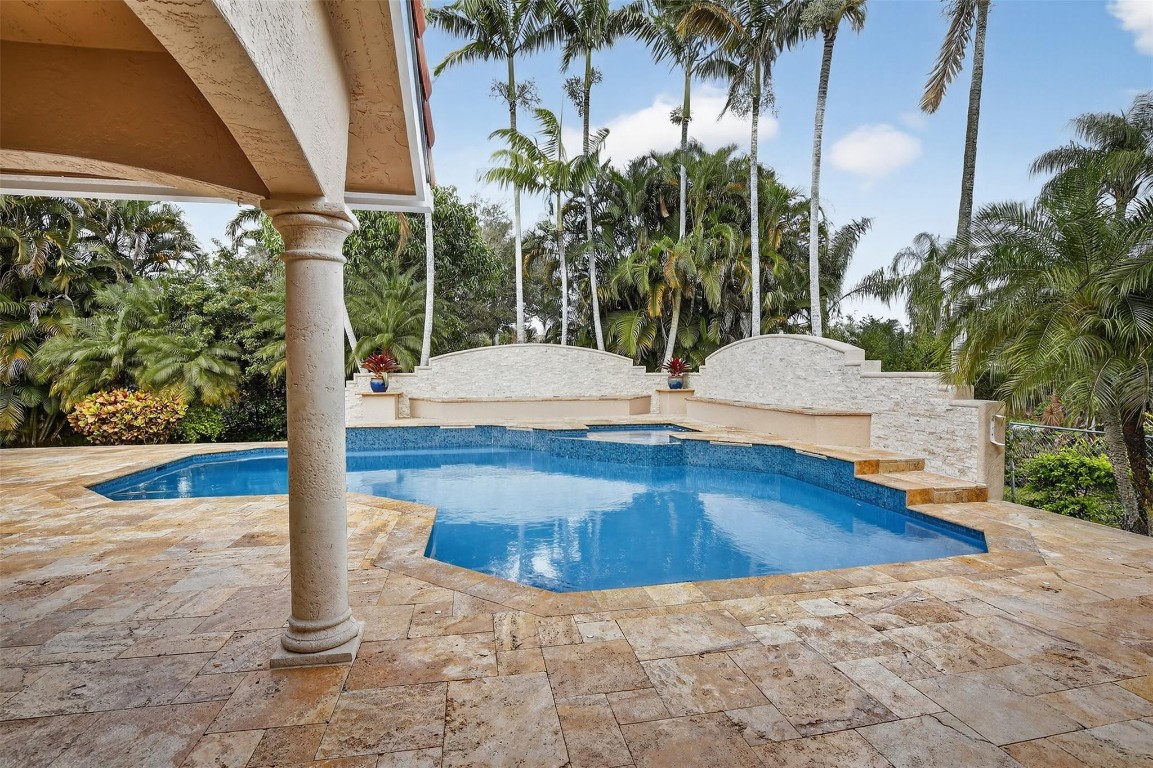 PLANTATION ACRES - Residential