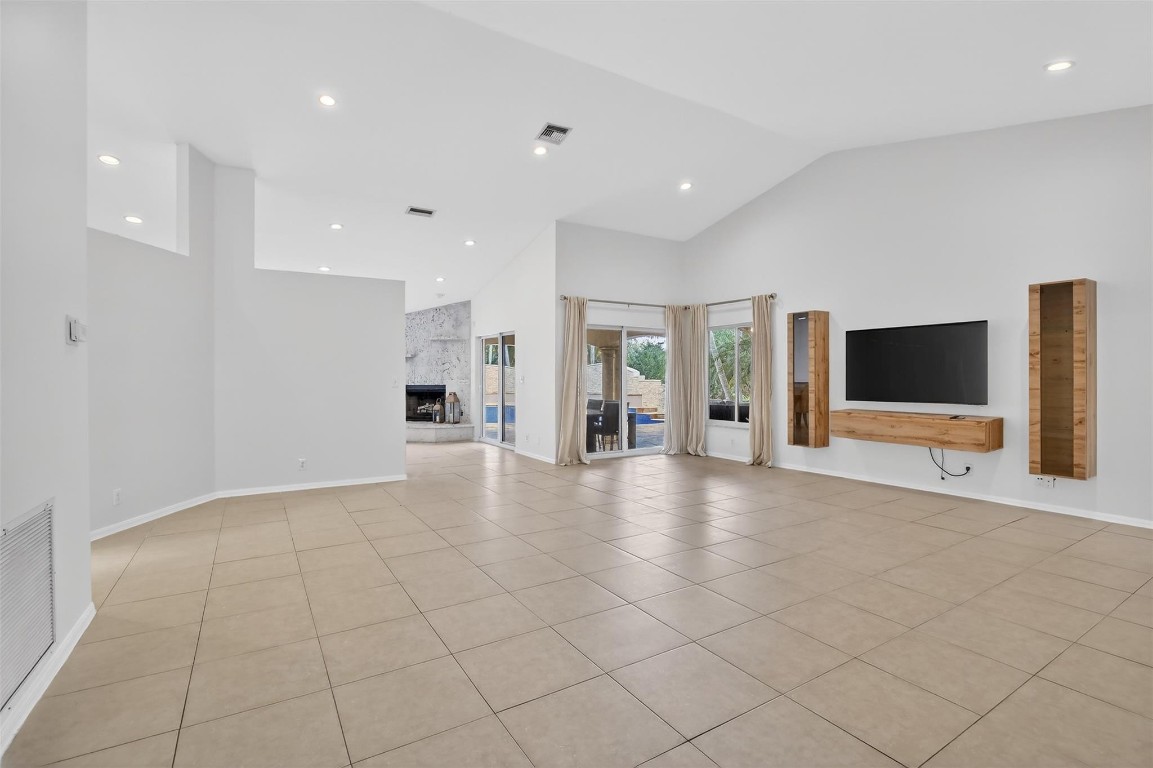 PLANTATION ACRES - Residential