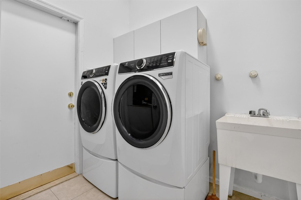 PLANTATION ACRES - Residential