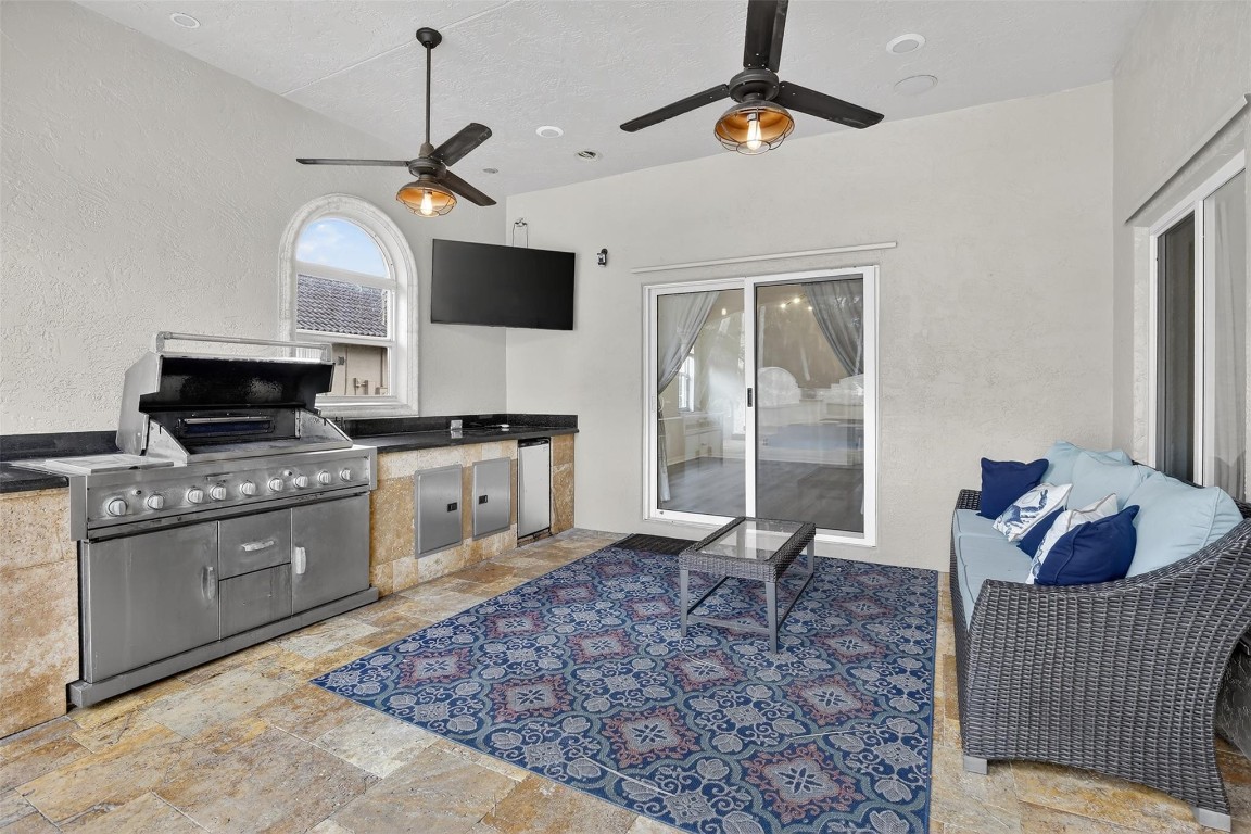 PLANTATION ACRES - Residential