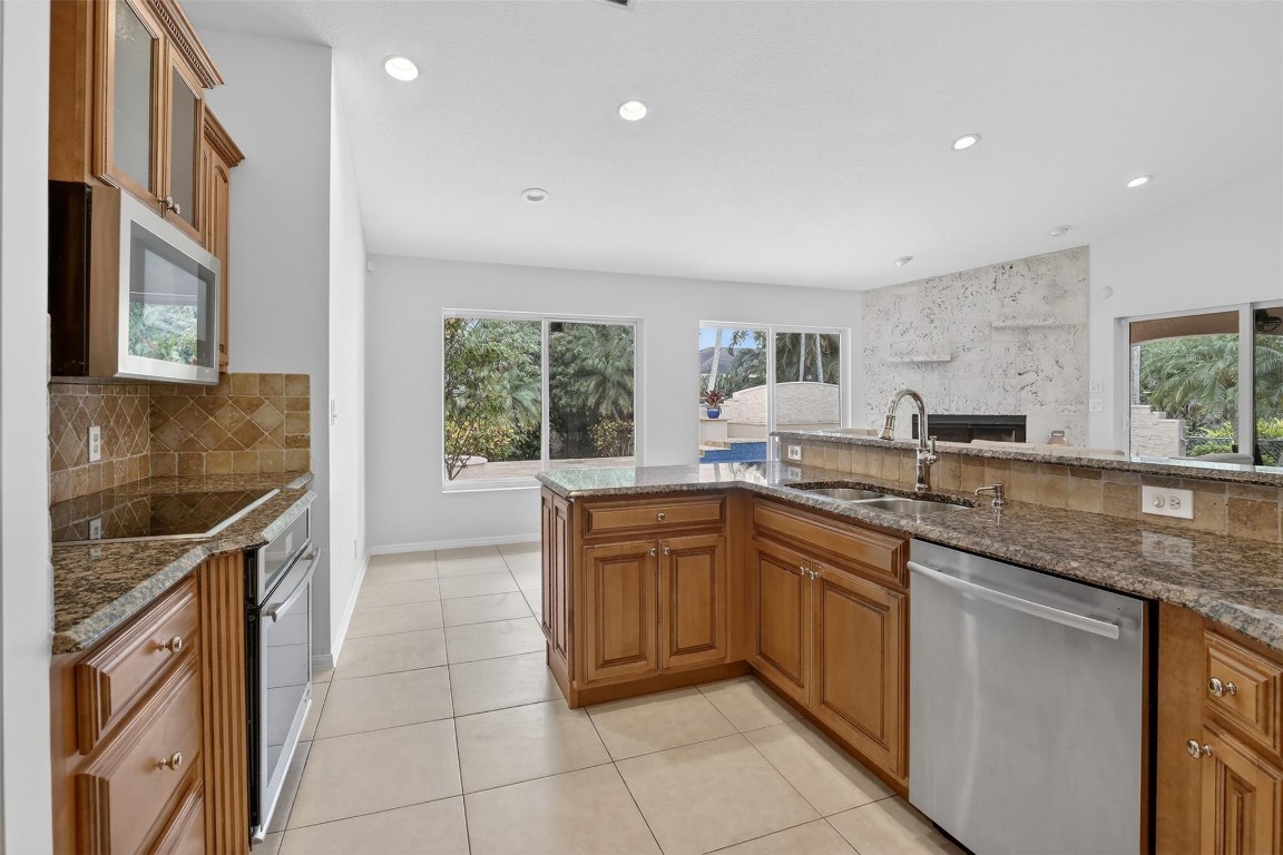 PLANTATION ACRES - Residential