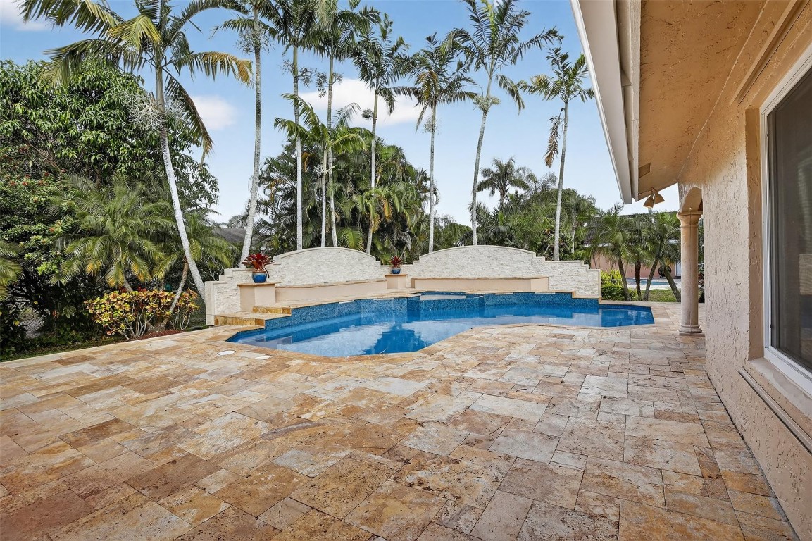 PLANTATION ACRES - Residential