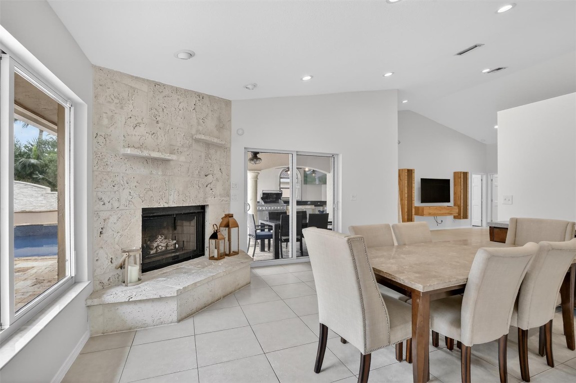 PLANTATION ACRES - Residential