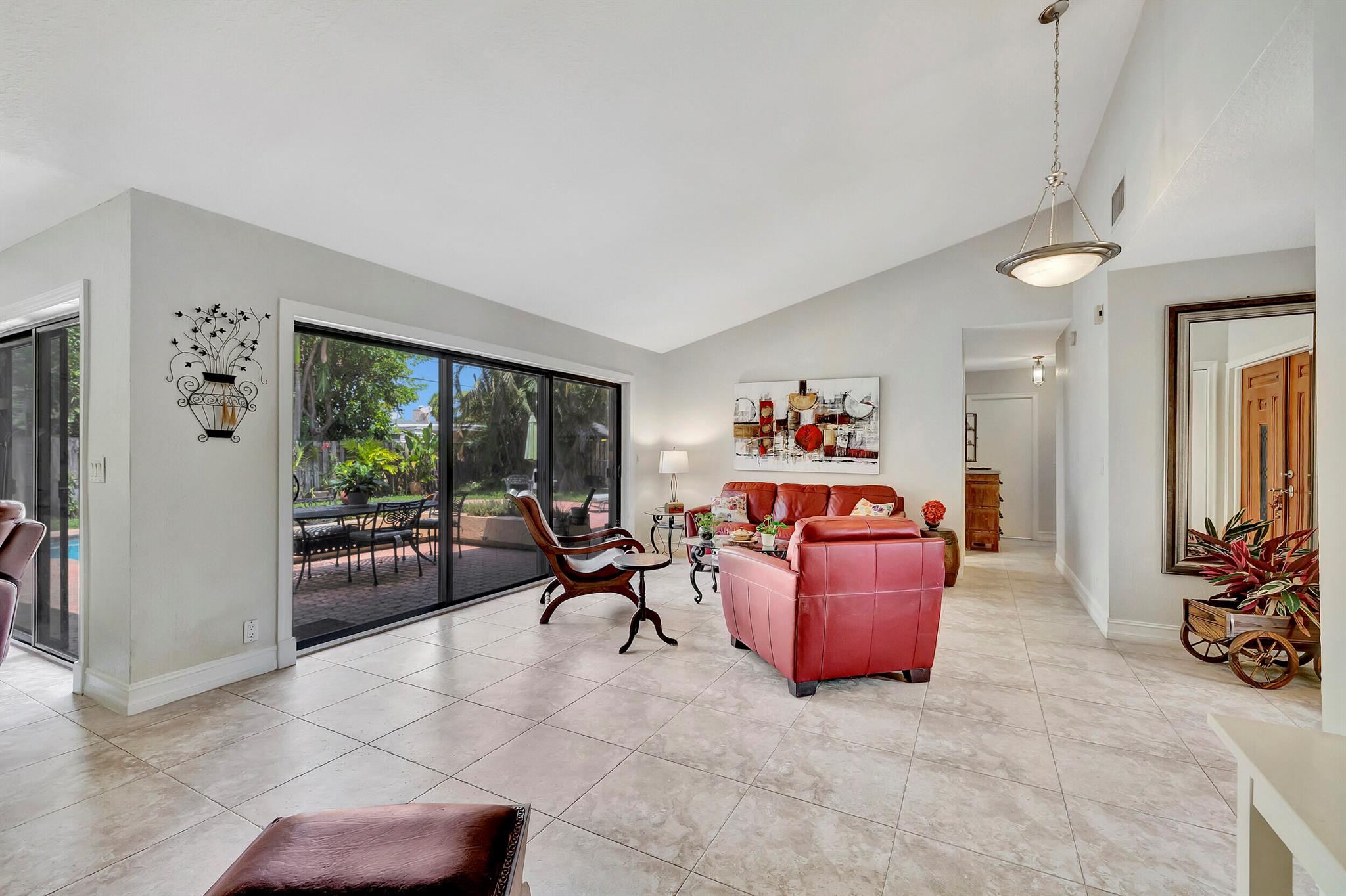 2211 NE 34th Court