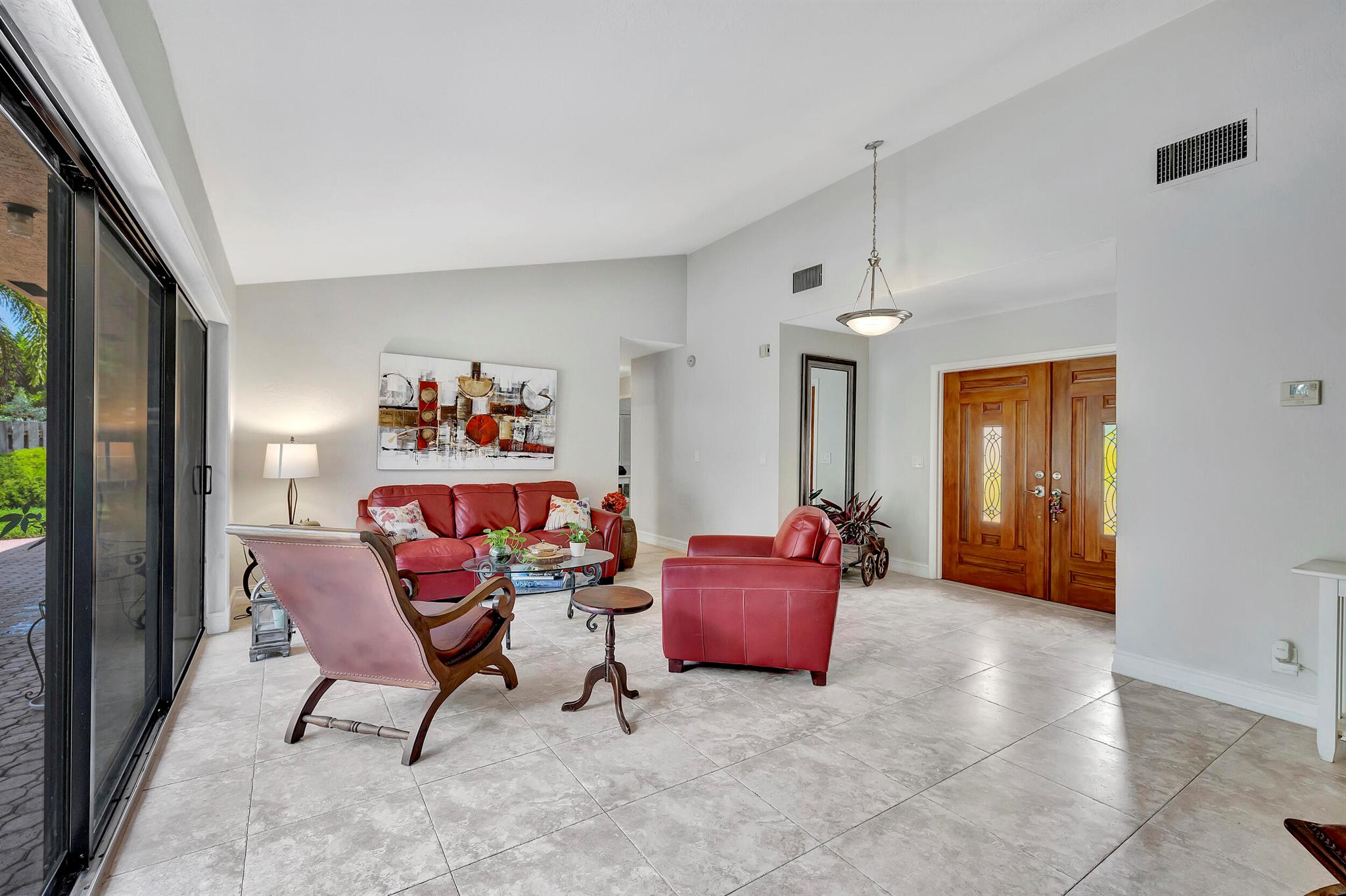 2211 NE 34th Court