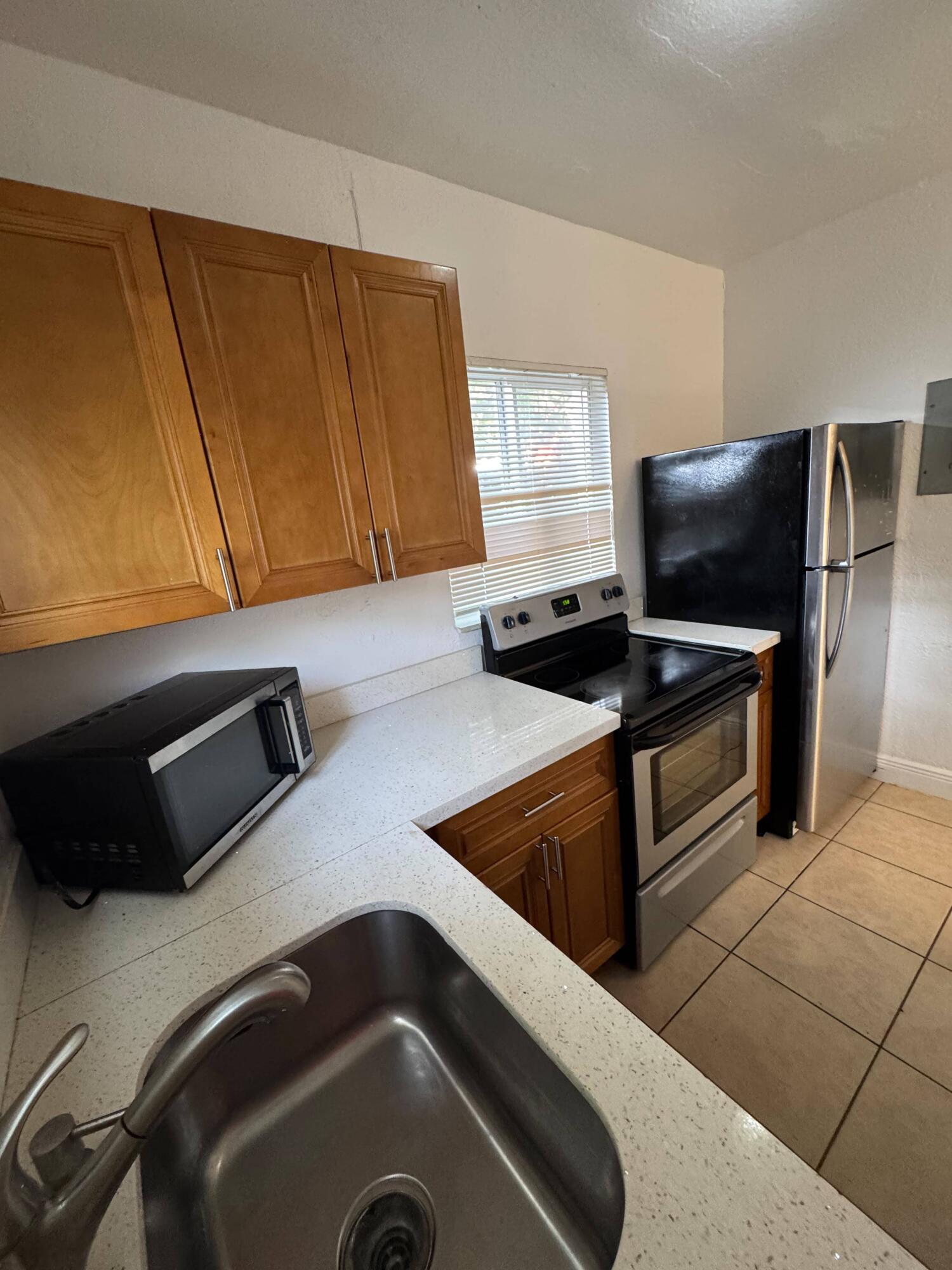 1960 SW 41ST Avenue 6A