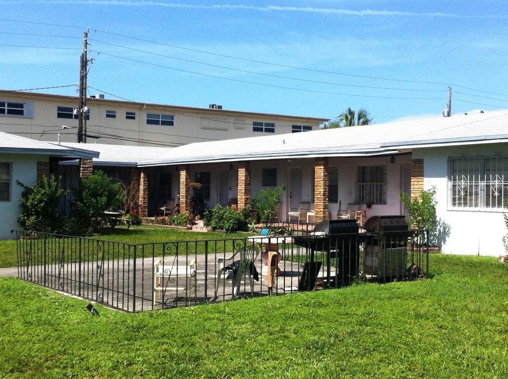 Hollywood 1-21 B - Residential Lease