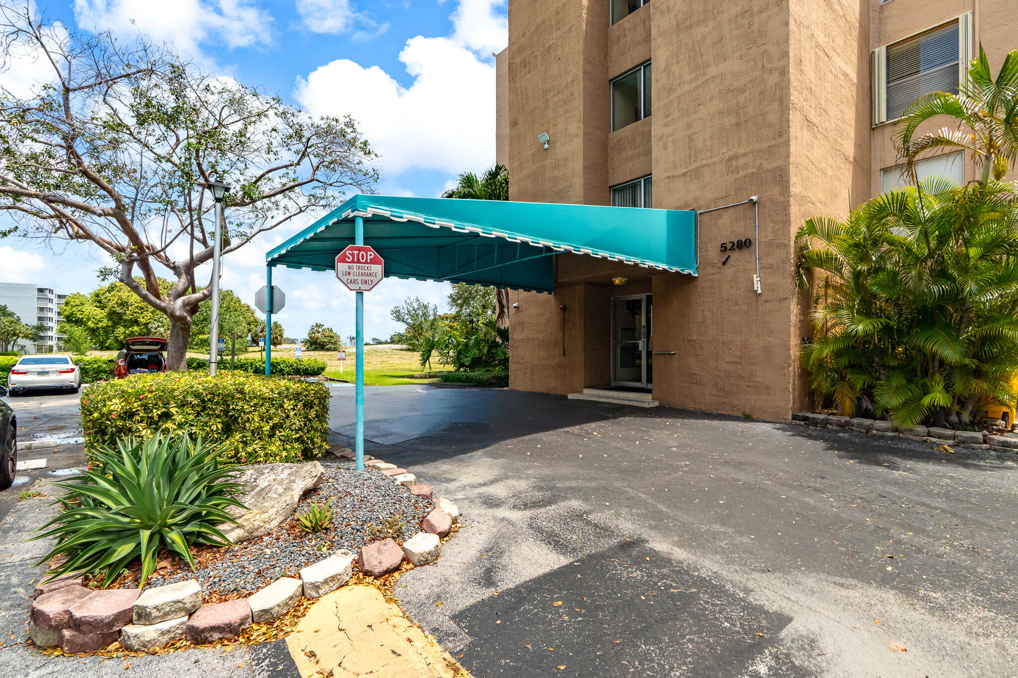 BOCA TEECA CONDO 10 - Residential