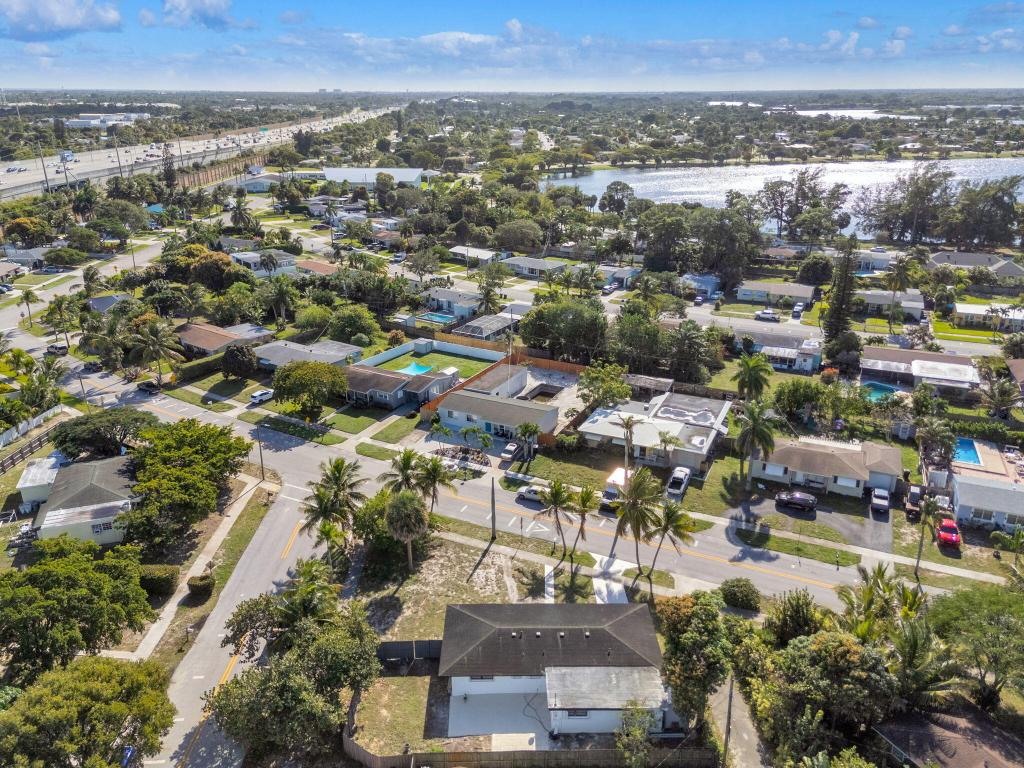 LAKE OSBORNE HEIGHTS - Residential