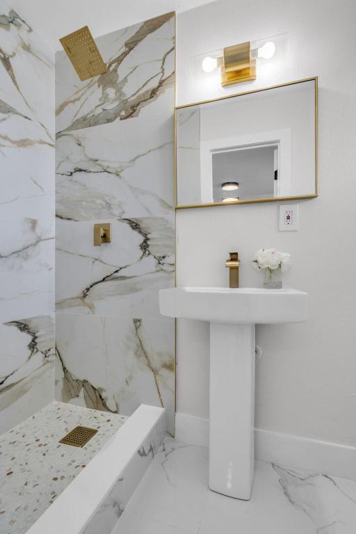 LAKE OSBORNE HEIGHTS - Residential