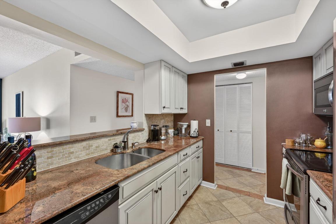 TRADEWINDS OF POMPANO CONDO - Residential