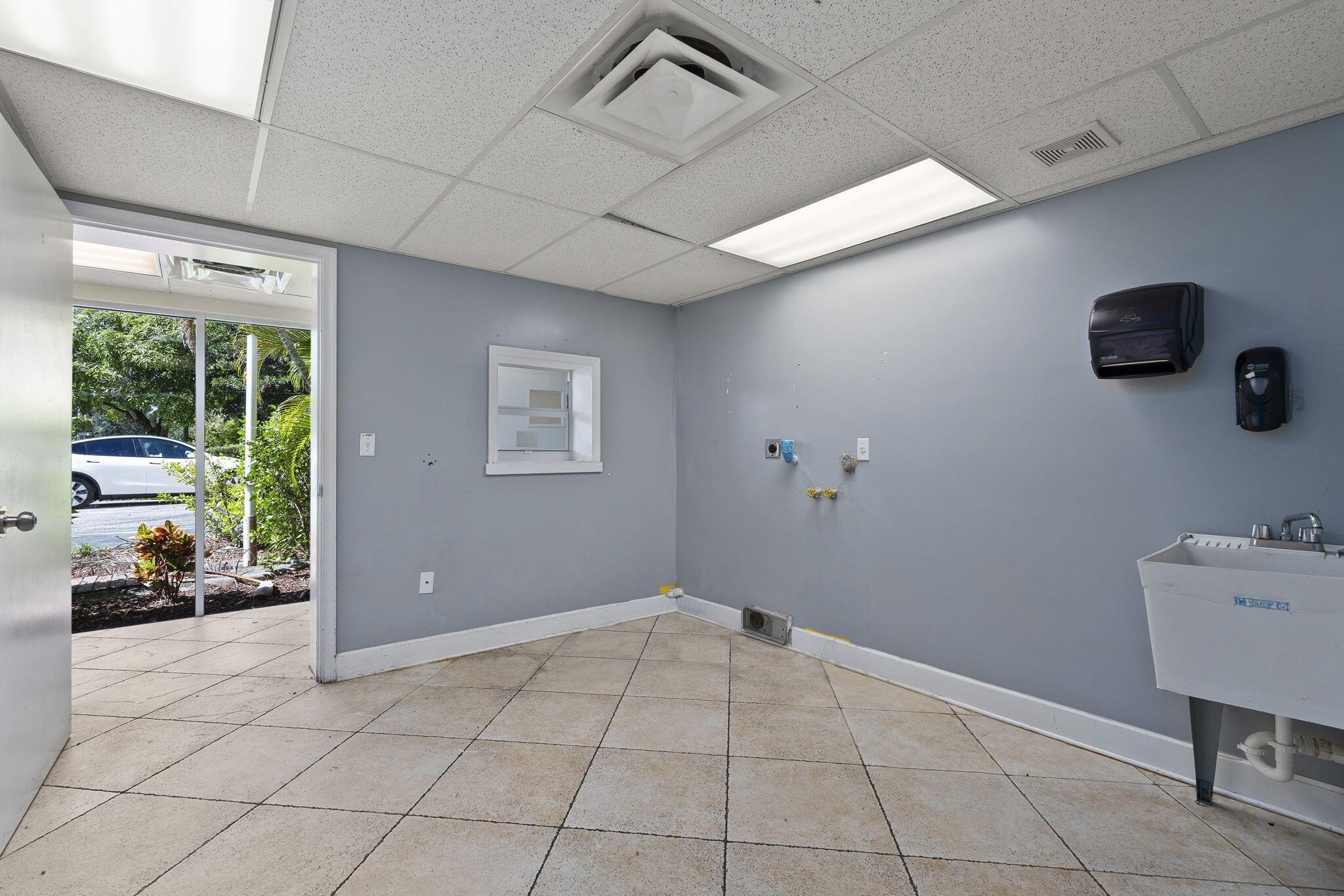 CLEVELAND - Commercial Sale