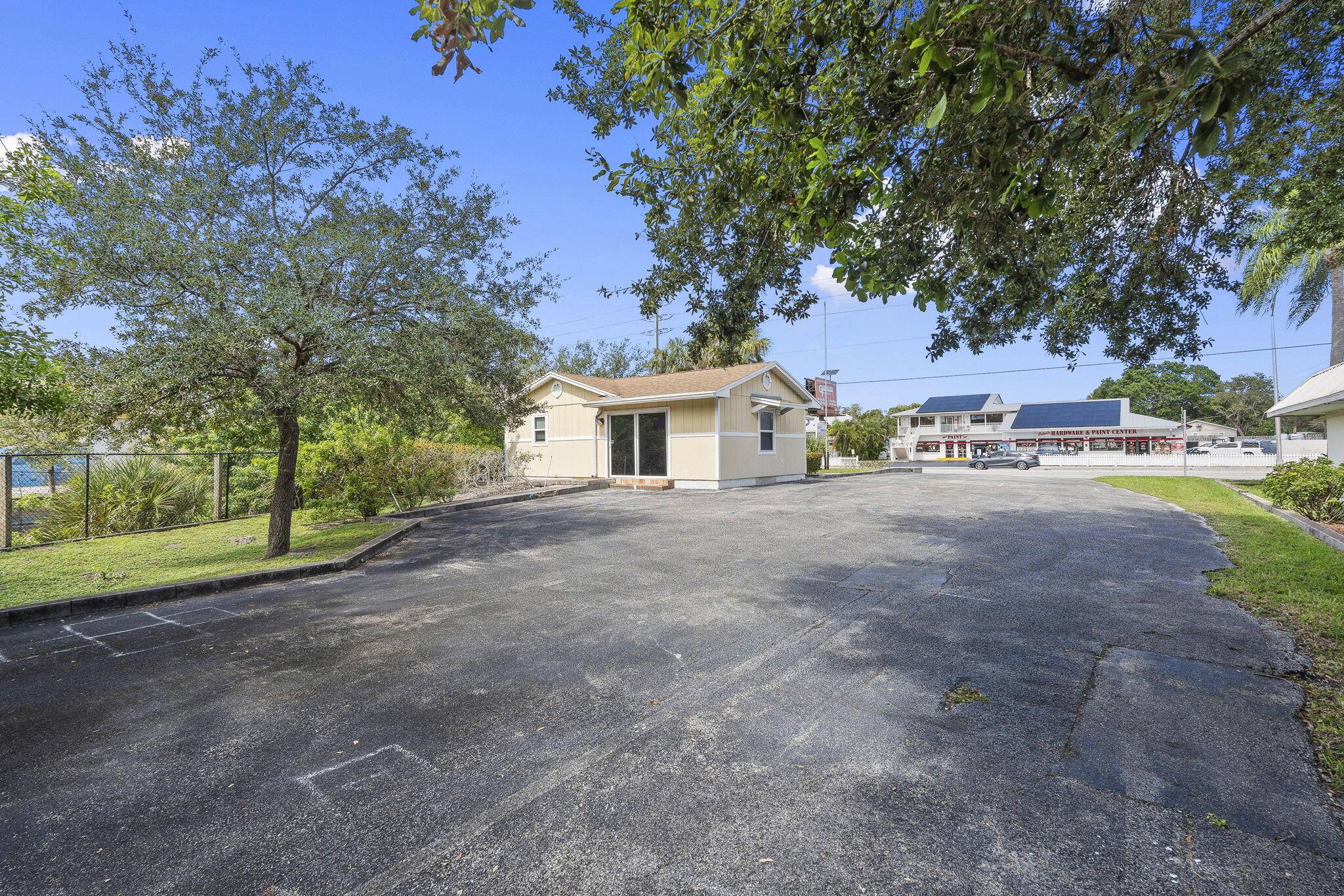 CLEVELAND - Commercial Sale