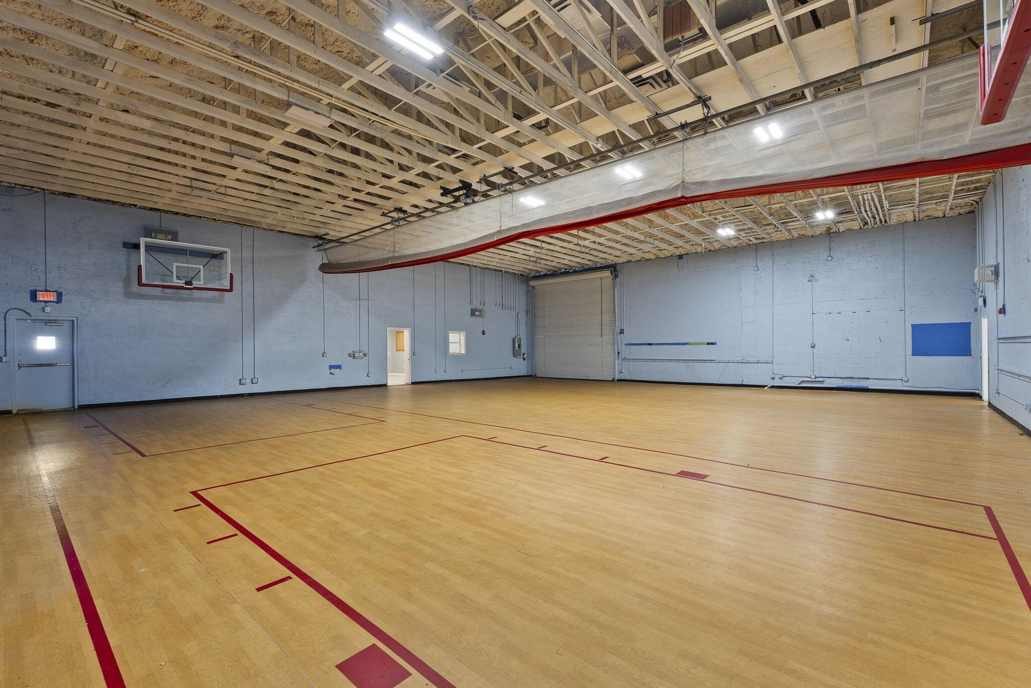 CLEVELAND - Commercial Sale