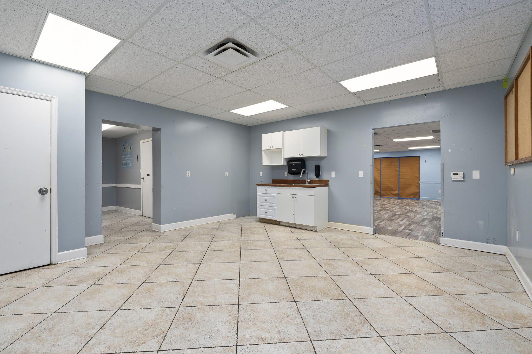 CLEVELAND - Commercial Sale