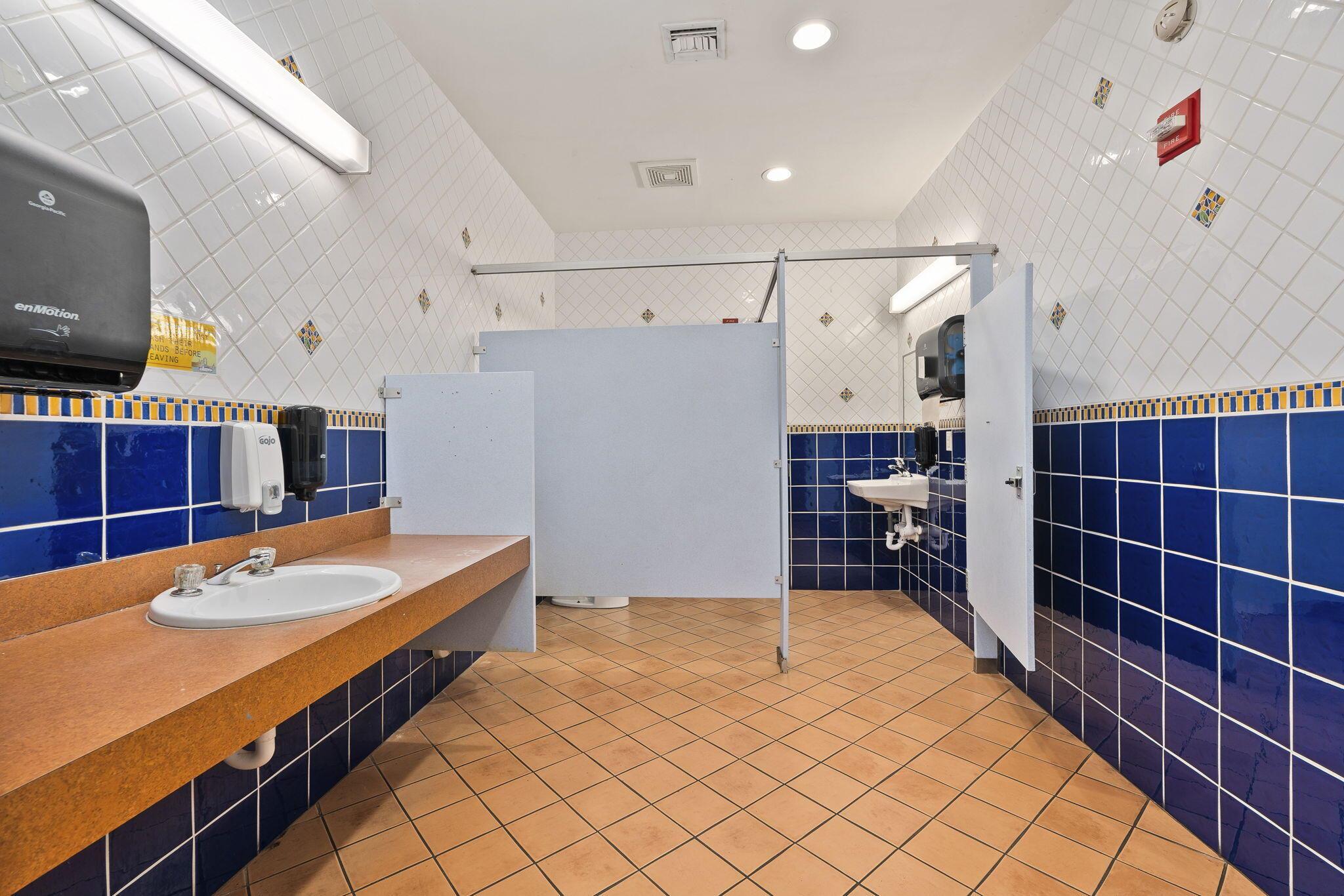 CLEVELAND - Commercial Sale