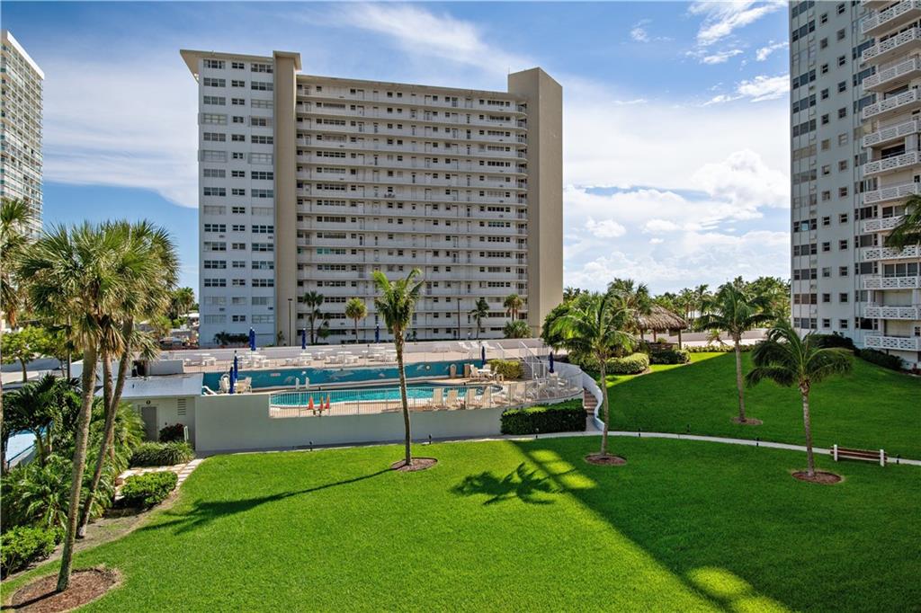 Breakwater Towers - Residential