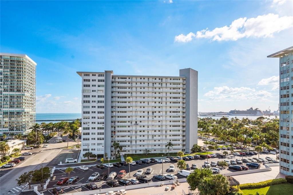 Breakwater Towers - Residential