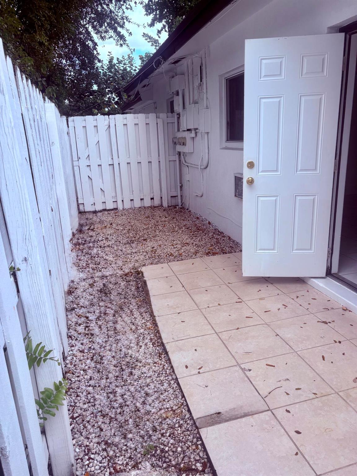 VACCA VILLA - Residential Lease