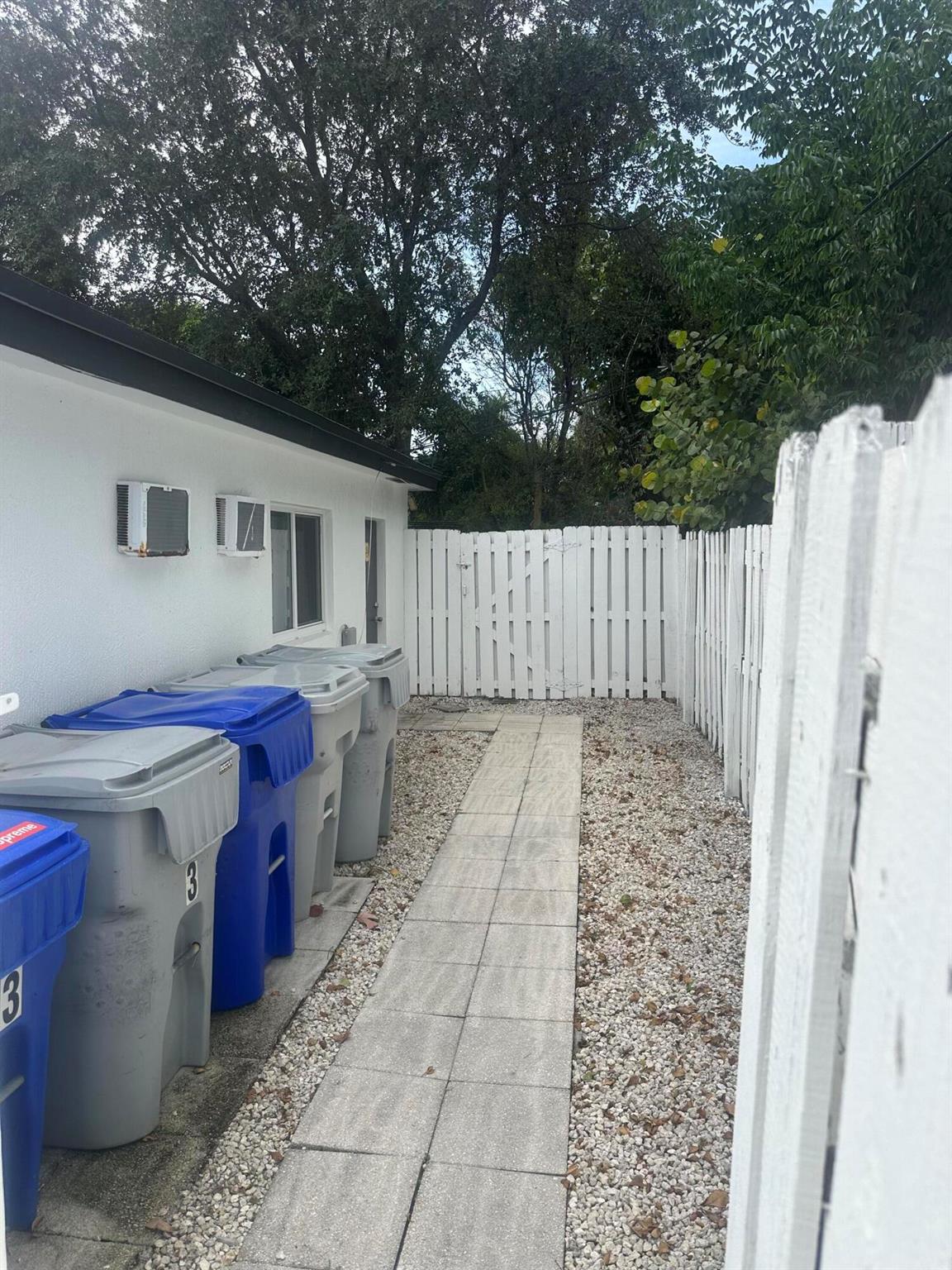 VACCA VILLA - Residential Lease