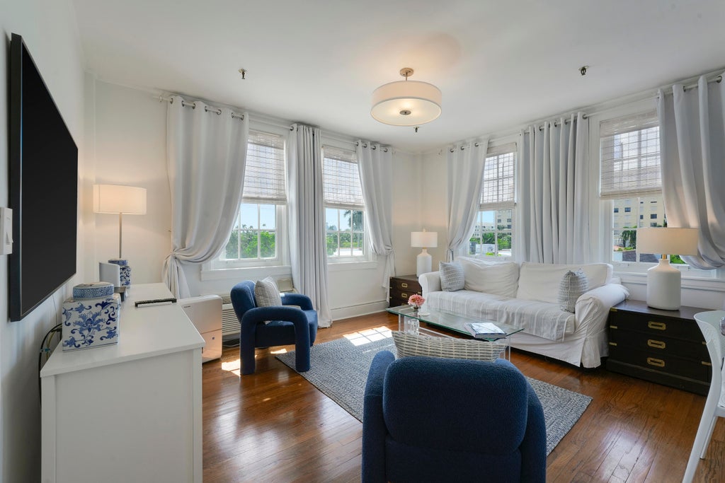 Photo of 235 Sunrise Avenue #3201, Palm Beach, FL 33480 (MLS # B26090522)