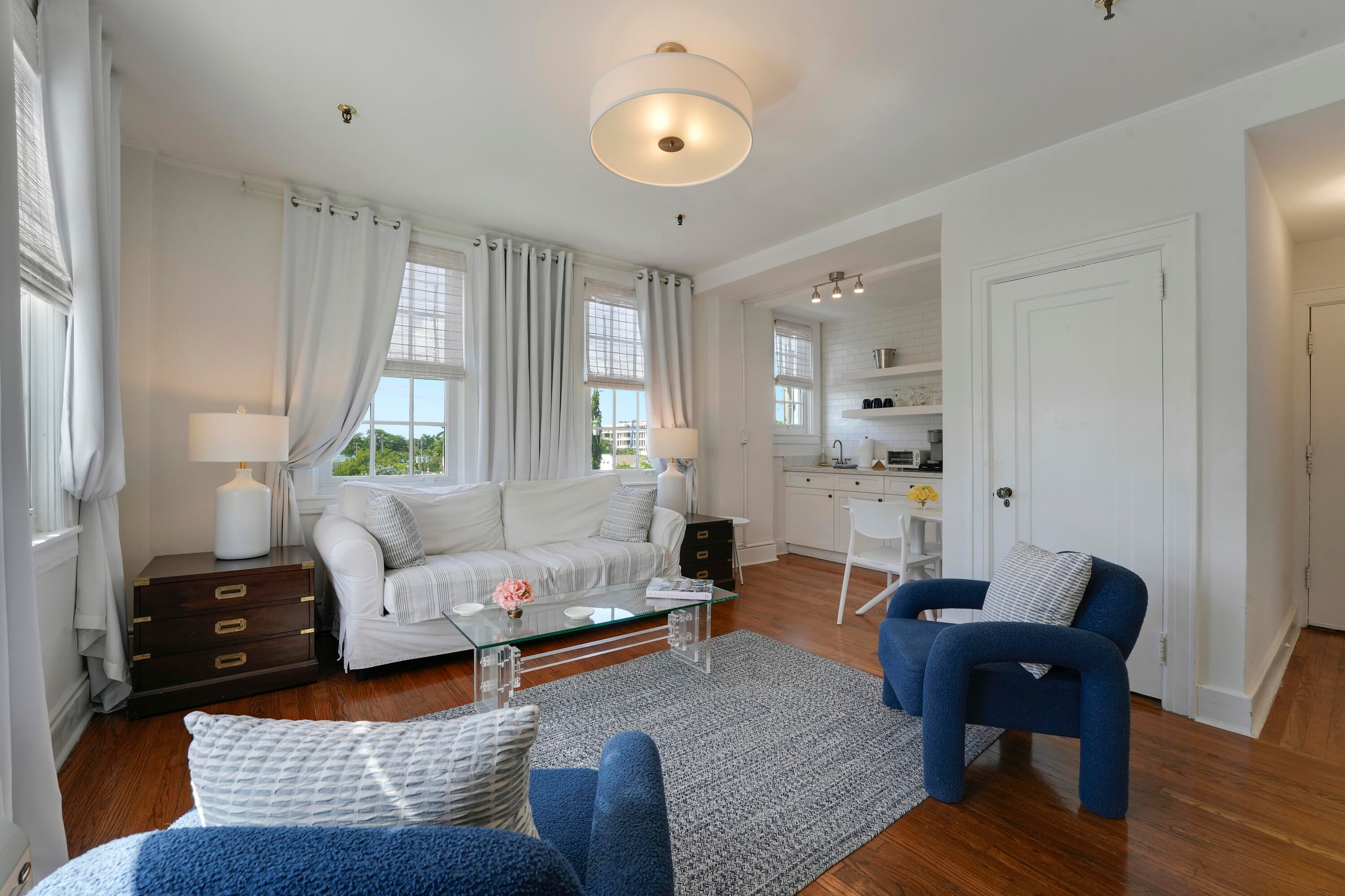 235 Sunrise Avenue 3201