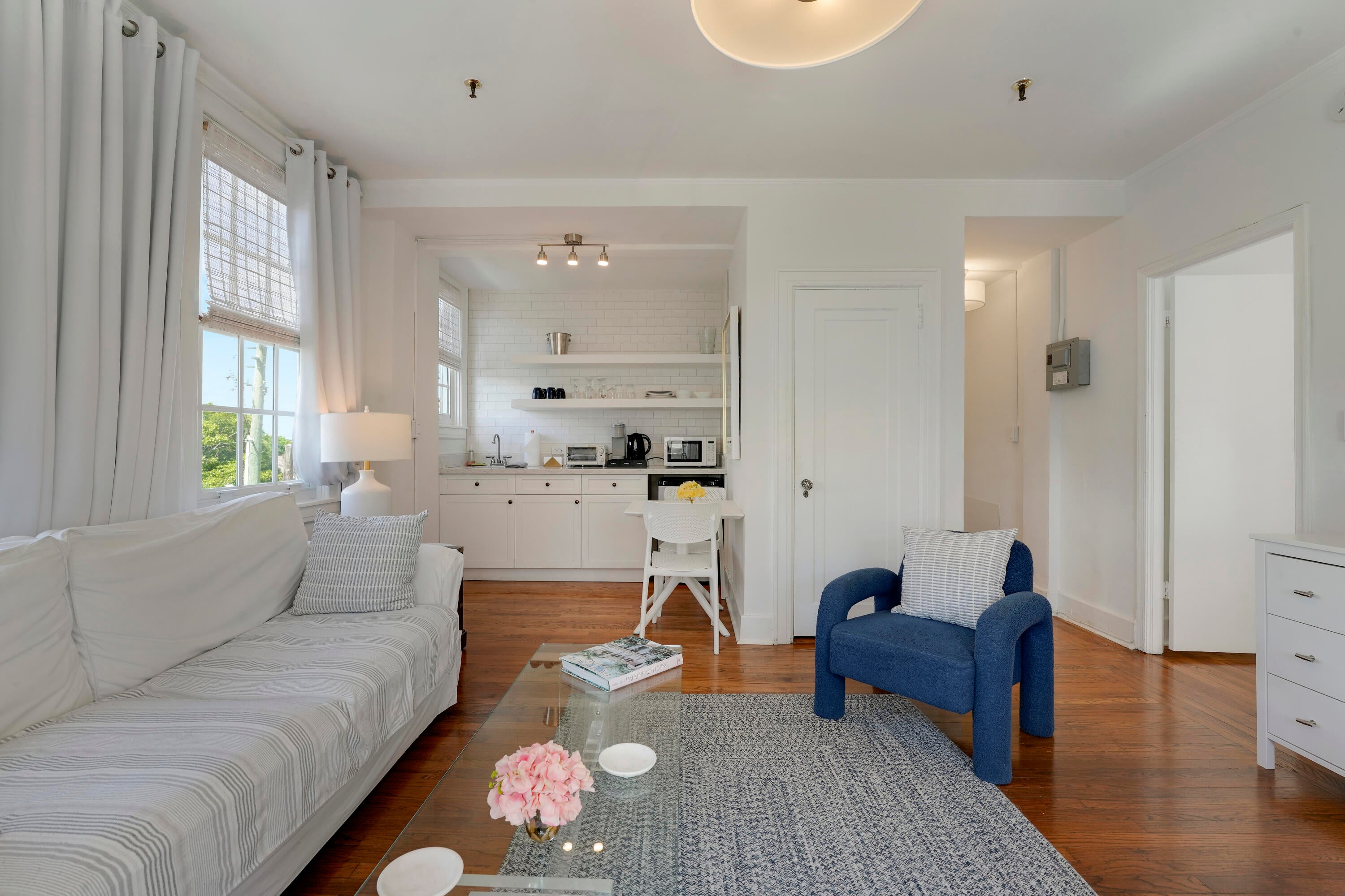 235 Sunrise Avenue 3201