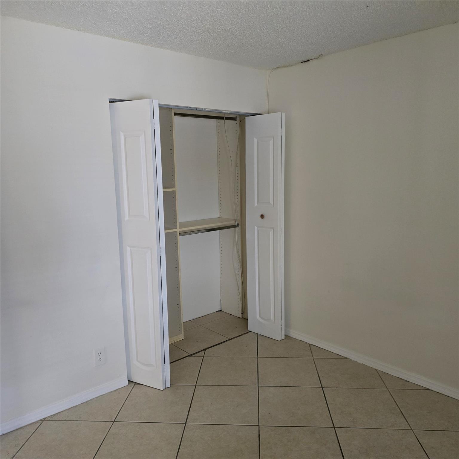 Royale Gardens Condo - Residential Lease