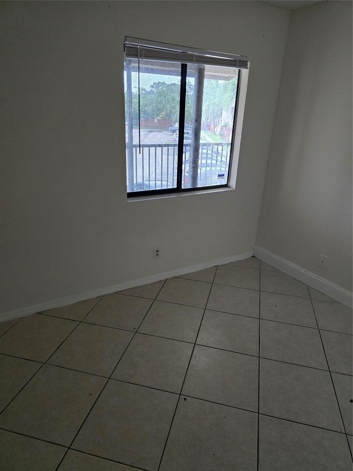 Royale Gardens Condo - Residential Lease