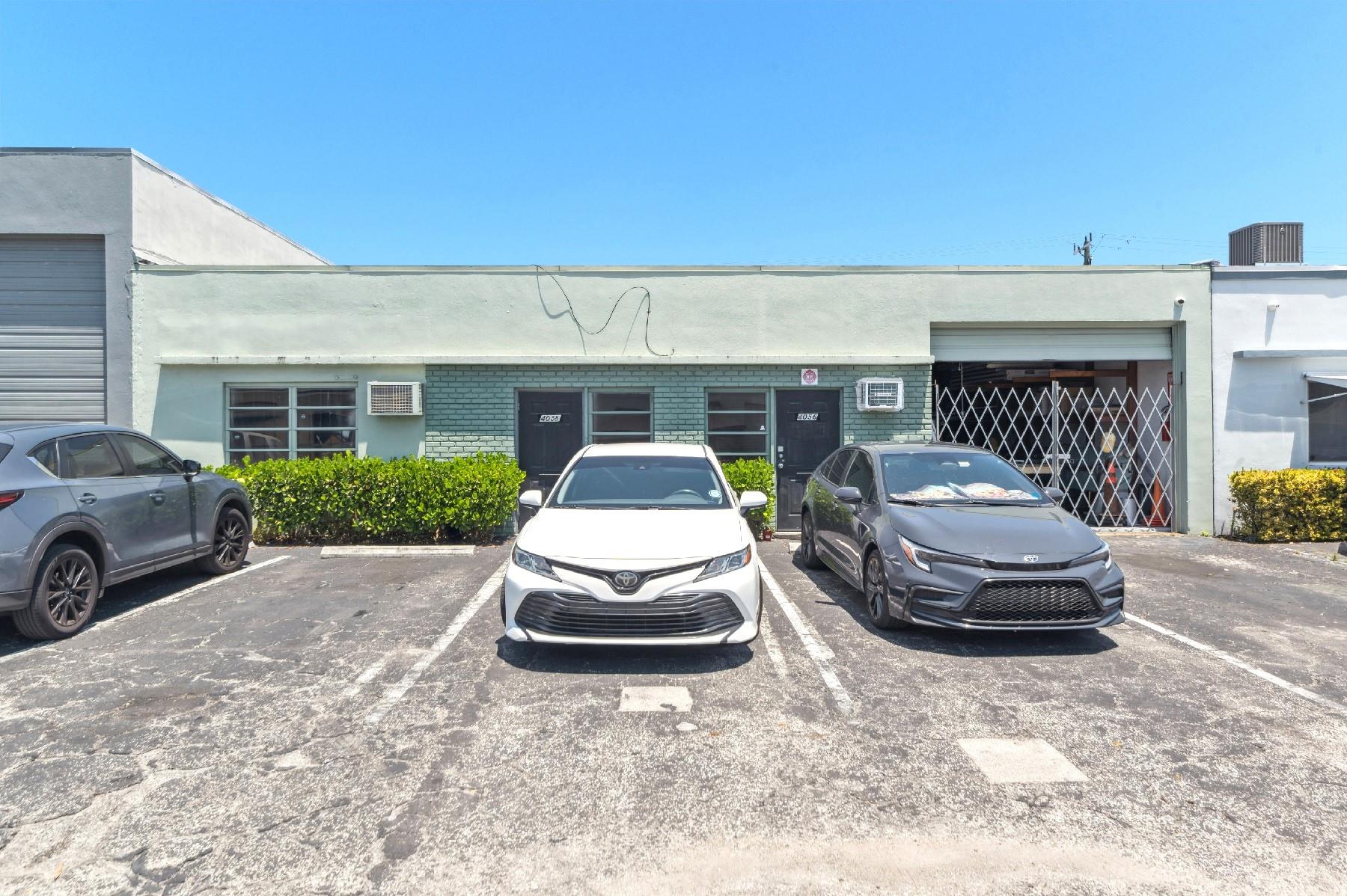 Multi-tenant warehouse with versatile I-1 zoning allowing light manufacturing, distribution, warehousing, contractor services, and vehicle storage. Centrally located in Oakland Park’s industrial district with excellent roadway access.