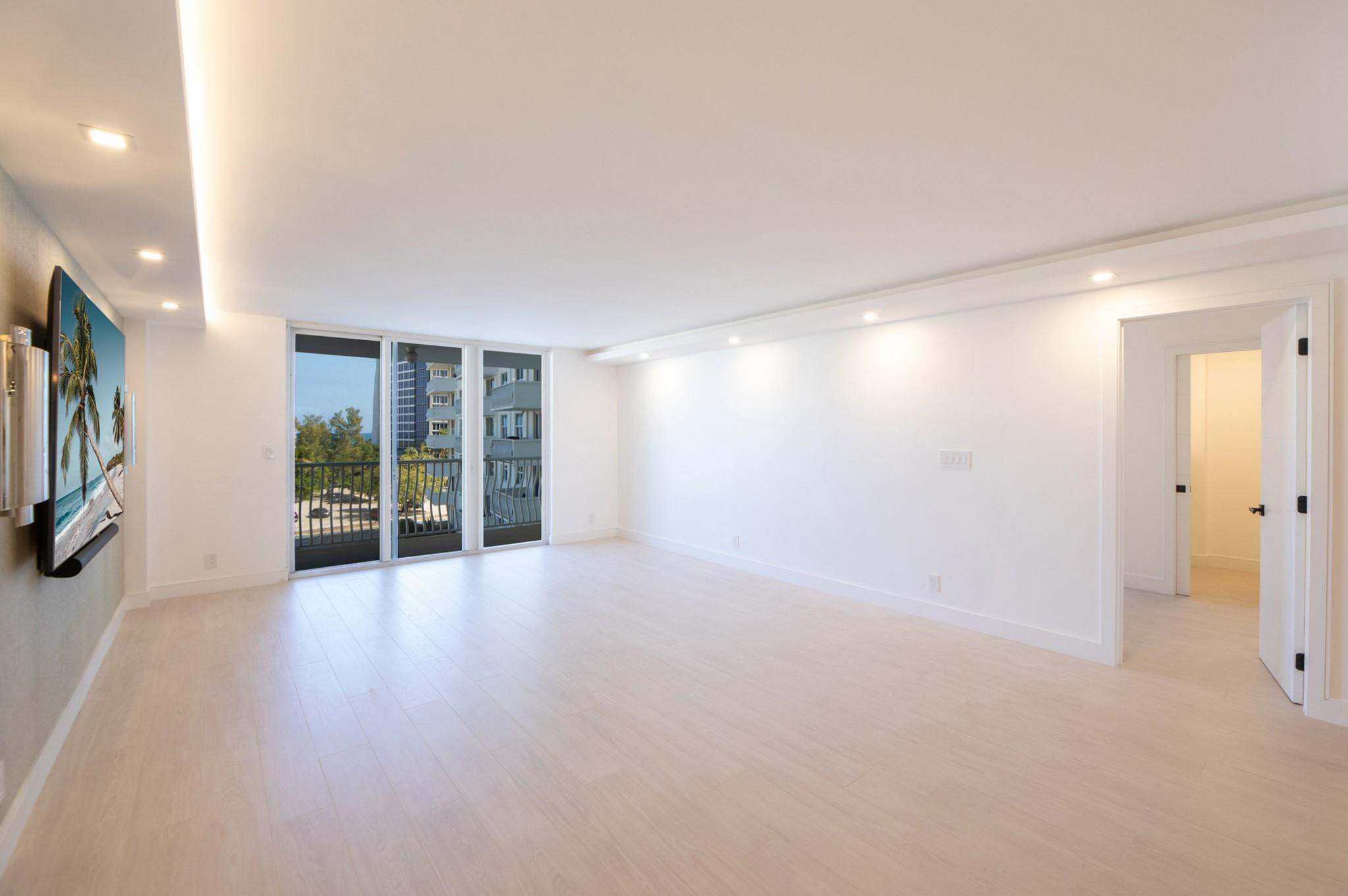 1 Las Olas Circle 404