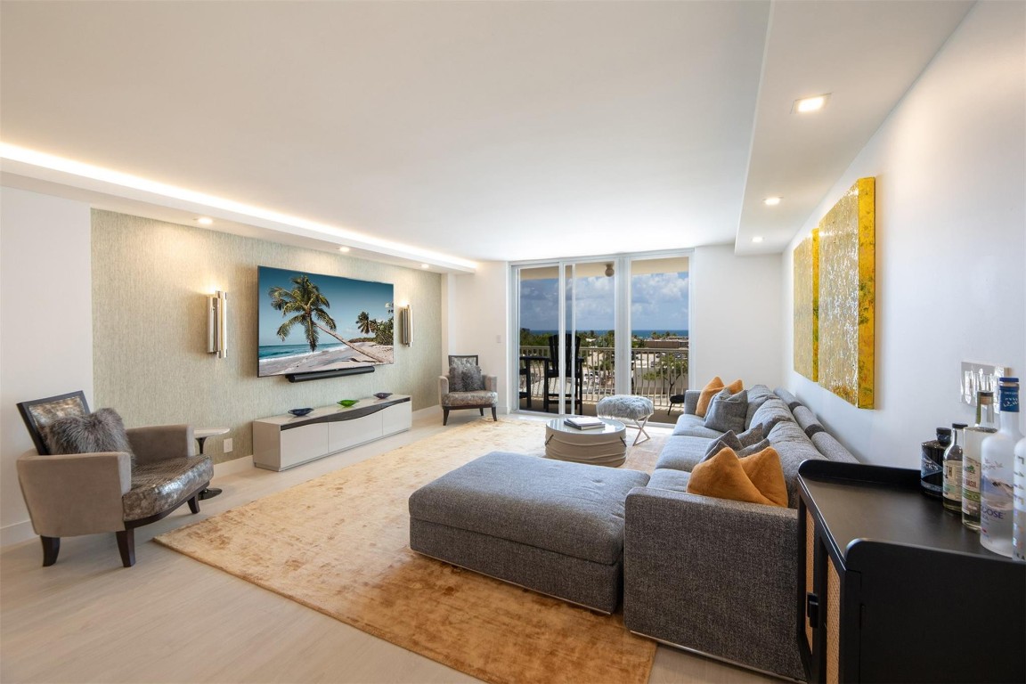 1 Las Olas Circle 404