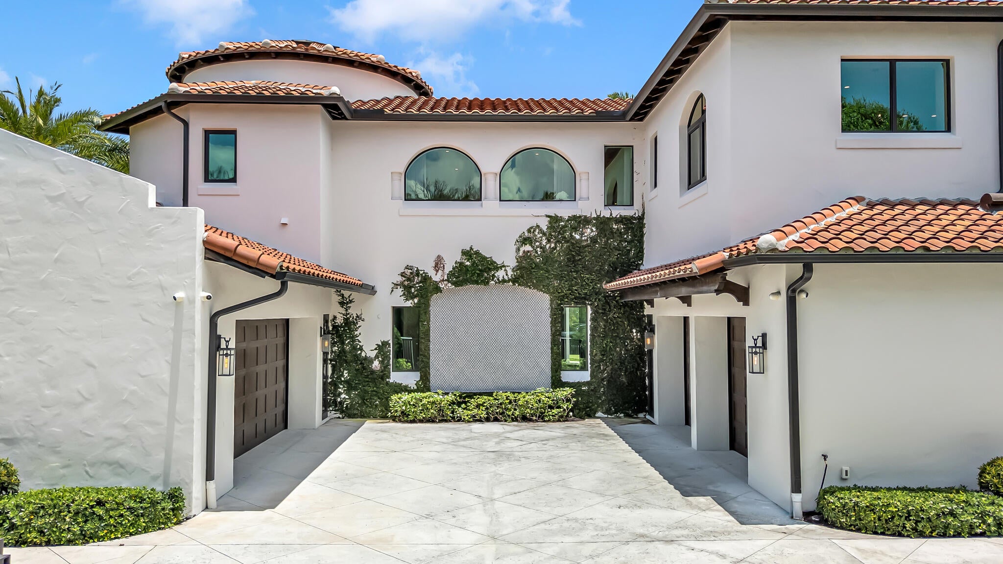 2300 NE 34TH Court