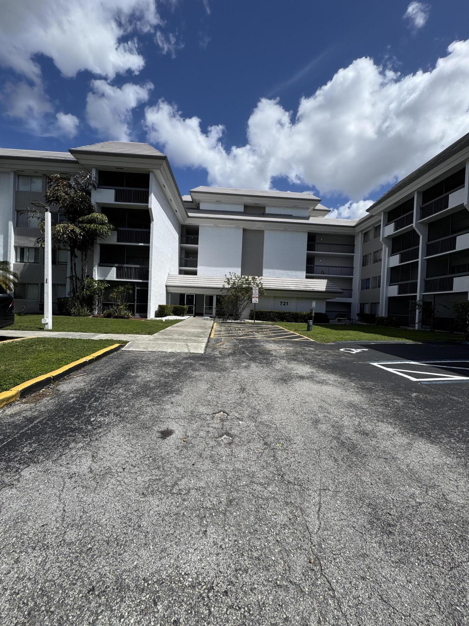 BELASERA AT PINE ISLAND CONDO - Residential Lease