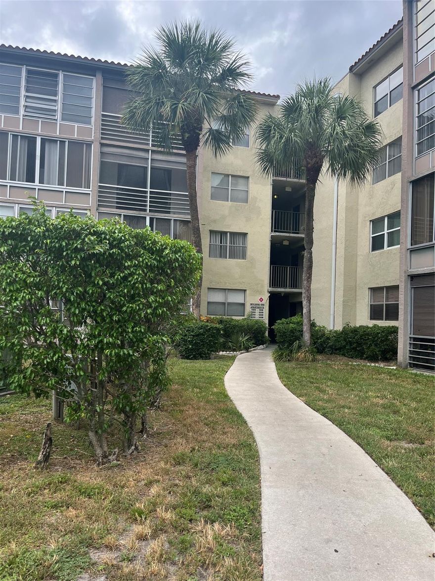 Investors dream.  Newly renovated unit fully furnished.  No rental restrictions.  Pets allowed.