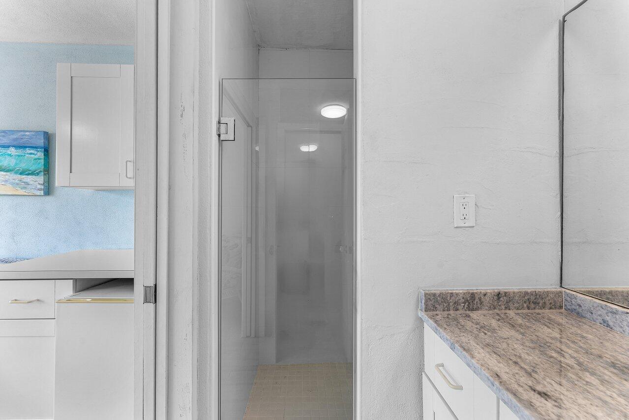 AMBASSADOR SOUTH DEV CORP - Residential Lease