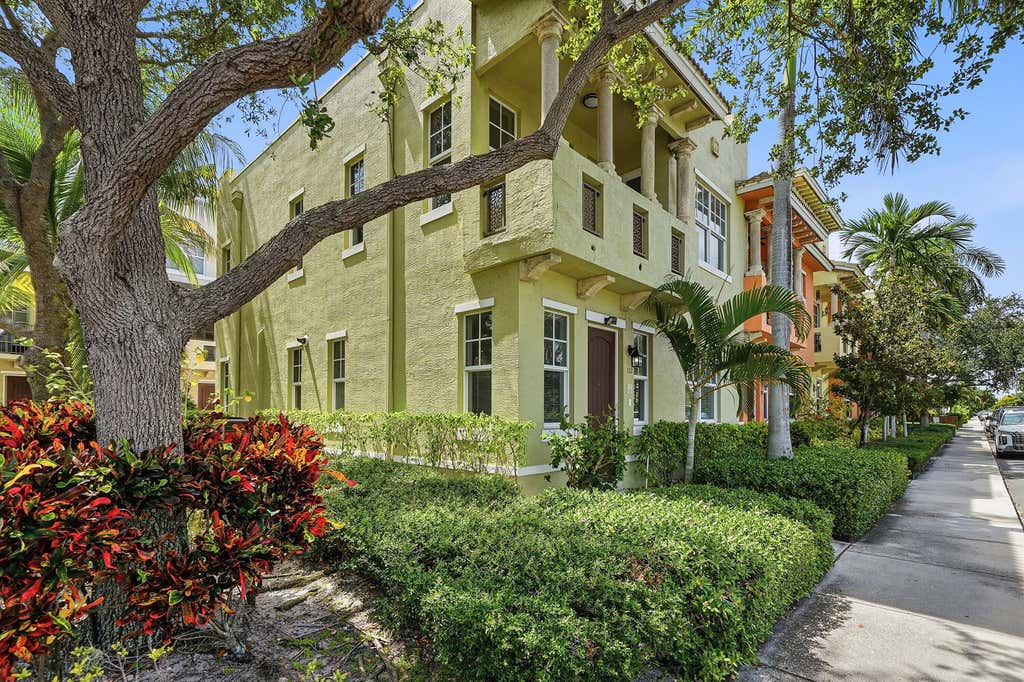 Photo of 219 N L Street #100, Lake Worth Beach, FL 33460 (MLS # B26057524)