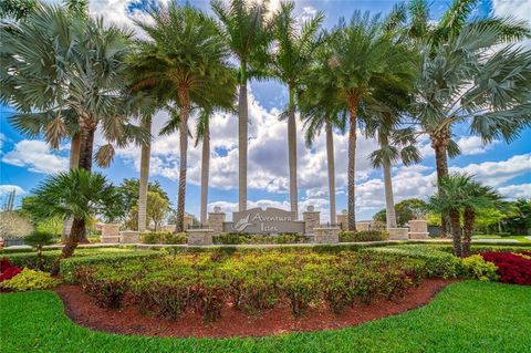 360 NE 194th Ln Miami FL 33179