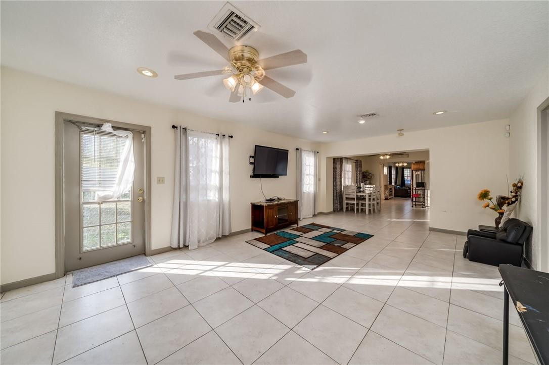Carver Heights 25-41 B - Residential