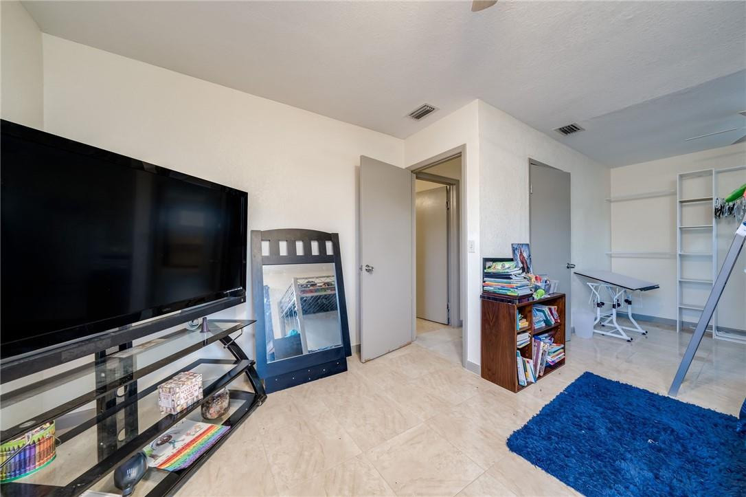 Carver Heights 25-41 B - Residential